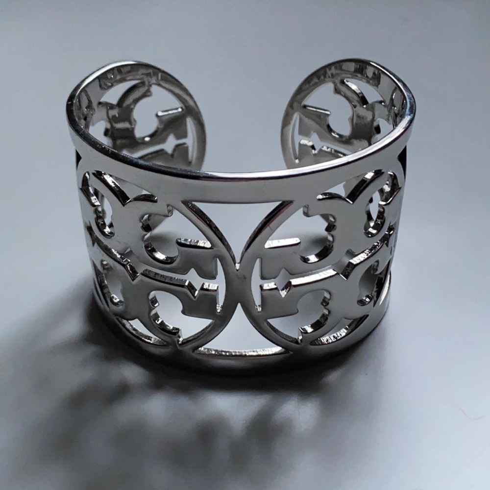 Tory Burch silver wide cuff in perfect condition!